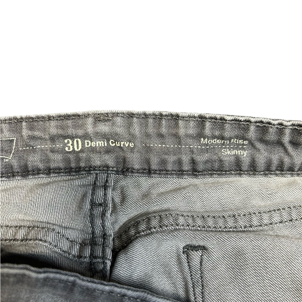 Levi's Women's Light Gray Cropped Slim Jeans - Picture 4 of 7
